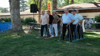 Geleneksel piknik, gencinden yaşlısına tüm herkesi bir araya getirdi