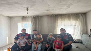 Gördes Jandarmasından şehit yakınlarına bayram ziyareti