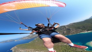 Görme engelli İngiliz turist Babadağdan uçtu