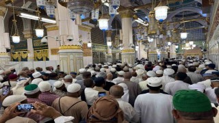 Hacılar Peygamber Efendimize veda ediyorlar