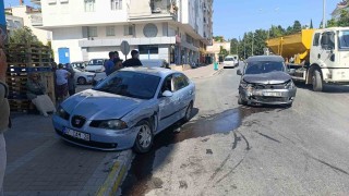 Hafif ticari araç ile otomobil çarpıştı: 1 yaralı