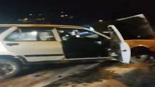 Hafif ticari araç ile otomobil çarpıştı: 6 yaralı