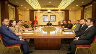 Hakkaride değişik suçlardan aranan 407 şahıs yakalandı