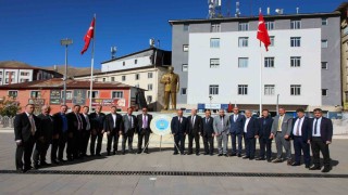 Hakkarideki muhtarlardan ekmek zammına tepki