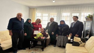 Hastalığı sebebiyle okula gidemedi, evde eğitimle mezun oldu