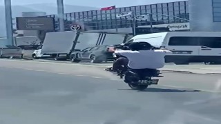 Hatayda motosikletlinin tehlikeli hareketleri yürekleri ağza getirdi
