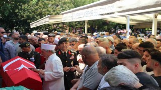 Hayatını kaybeden astsubay İzmirde son yolculuğuna uğurlandı