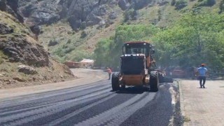 Her yıl on binlerce aracın kullandığı yolda çalışma