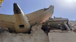 Hindistan: Düşen uçakta kurtulan yok gibi görünüyor