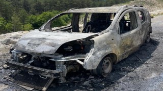 Hisarcıkta yanan araç kullanılamaz hale geldi