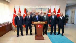 Hulusi Akar ve Taner Yıldız bir dizi ziyaretler için Uşaka geldi