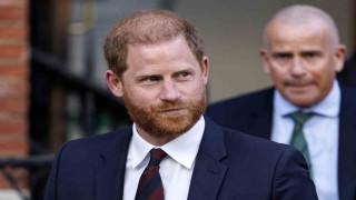 İngiltere Prensi Harrynin soyadını Spencer olarak değiştireceği iddiası