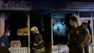 İskenderunda motosiklet tamir atölyesinde yangın çıktı