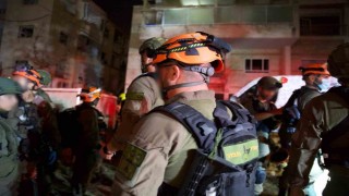 İsrail ordusu: İranın silah üretim tesislerini ve karadan karaya füze altyapısını vurduk