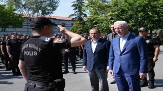 İstanbul Valisi Davut Gülden Çevik Kuvvete bayram ziyareti