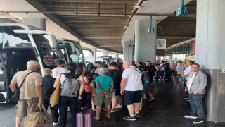 İzmir Otogarında bayram tatili dönüşü yoğunluğu