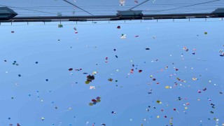 İzmirde binlerce balon 6 yaşındaki Erhan ve arkadaşları için uçuruldu