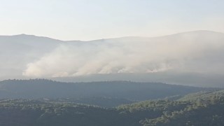 İzmirde orman yangını sürüyor... Günün aydınlanmasıyla havadan müdahale yeniden başladı