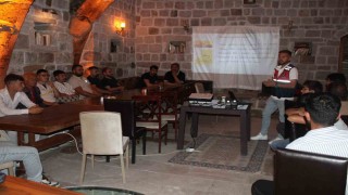 Jandarma Ağırnaslı gençleri uyuşturucuya karşı bilgilendirdi