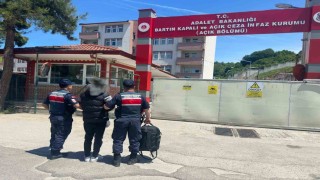 JASAT ekipleri aranan 4 kişiyi yakaladı