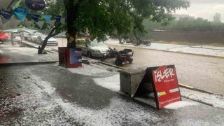 Kağızmanı dolu vurdu, tarım arazileri zarar gördü