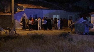 Kalabalık grup arasında çıkan kavga mahallede paniğe neden oldu