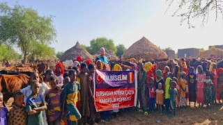 Kalbiselim Derneğinden Afrikada yetimlerin yüzünü güldürdü