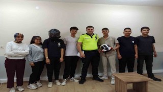 Karacasuda öğrencilere trafik bilinci eğitimi verildi