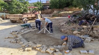 Karacasuda yol çalışmaları devam ediyor