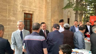 Karamanda il protokolü vatandaşla bayramlaştı