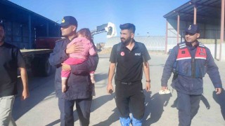 Karamanda kaybolan 2.5 yaşındaki kız çocuğunu jandarma buldu