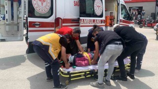 Karamanda kepçe ile çarpışan elektrikli bisikletli çocuk yaralandı