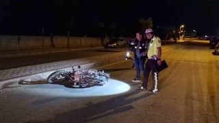 Karamanda refüje çarpan motosikletteki 2 kişi ağır yaralandı