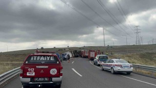 Karpuz yüklü tır devrildi: 1 ölü, 3 yaralı