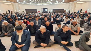 Karsta bayram namazında camiler doldu