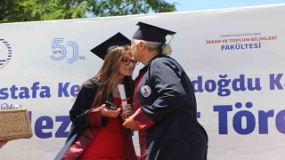 Kas hastası Selinin azmi, babasının desteğiyle birleşti: Fakülteyi dereceyle bitirdi