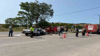 Kastamonuda Tofaş otomobil ile hafif ticari araç çarpıştı: 5 yaralı