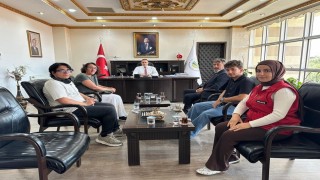 Kaymakam Memiş, münazara yarışmasında dereceye giren öğrencileri ödüllendirdi