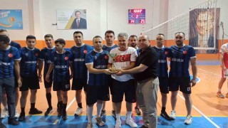 Kaymakamlık Voleybol Turnuvasının Şampiyonu Zanbak Tarım oldu