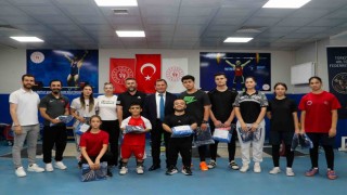 Kayseride haltercilere yeni ekipman desteği