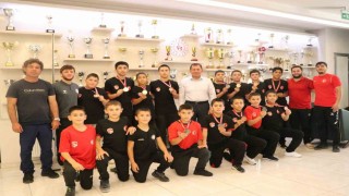 Kayserili minik güreşçilerden 11 madalya