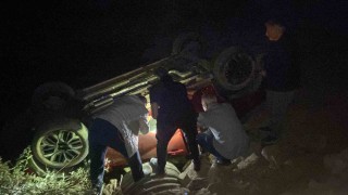 Kemaliyede otomobil su kanalına uçtu: 4 yaralı