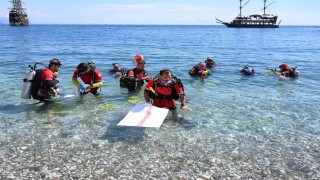 Kemerde deniz dibi ve sahil temizliği etkinliği