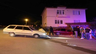 Kırıkkalede iki otomobil kafa kafaya çarpıştı: 3 yaralı