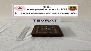 Kırşehirde 7 asırlık el yazması Tevrat ele geçirildi