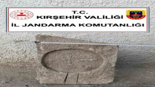 Kırşehirde Bizans dönemine ait mezar steli ele geçirildi