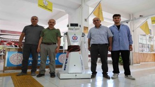 Kırşehirli öğrencilerden mihmandar robot: AhiBot okula gelenleri karşılıyor