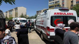 Klima ünitesinden çıkan yangında duman binayı kapladı, 4 kişi etkilendi