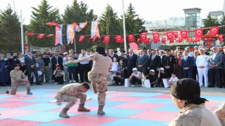 Komandoların gösterisiyle jandarma 186. yılını kutladı