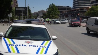 Konyada hatalı dönüş kazası: 3 yaralı